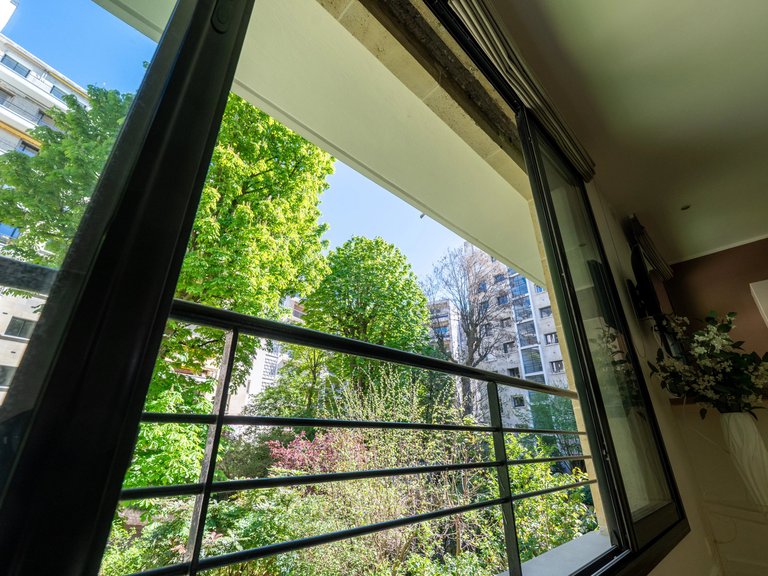 Apartment for Sale in 16th (trocadéro - Etoile - Passy), Golden Triangle - Trocadéro (8th - 16th) 9