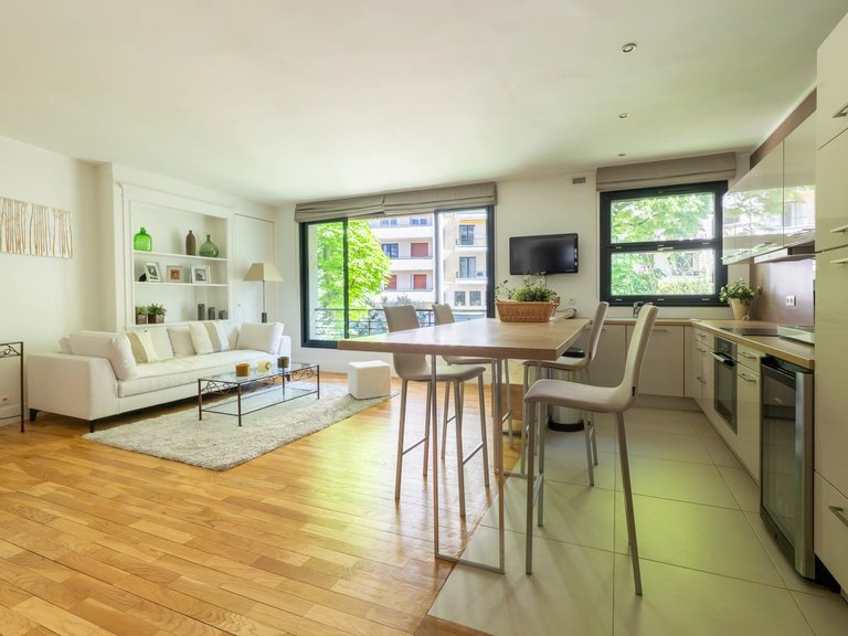 Apartment for Sale in 16th (trocadéro - Etoile - Passy), Golden Triangle - Trocadéro (8th - 16th) 5
