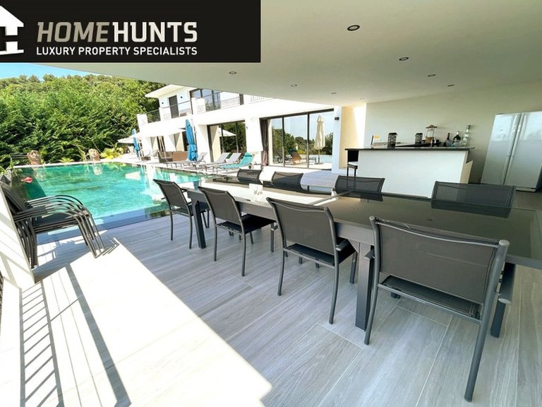 Villa for Sale in Tourrettes Sur Loup, Vence, St. Paul Area 4