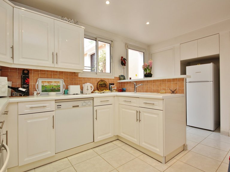 Villa for Sale in Mougins, Mougins, Valbonne, Grasse Area 17