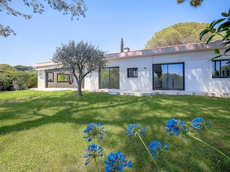 Villa for Sale in Mougins, Mougins, Valbonne, Grasse Area 1