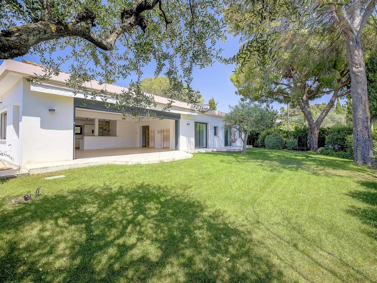 Villa for Sale in Mougins, Mougins, Valbonne, Grasse Area 3