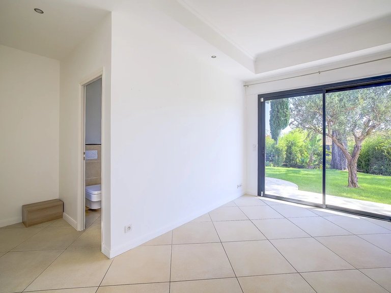 Villa for Sale in Mougins, Mougins, Valbonne, Grasse Area 9