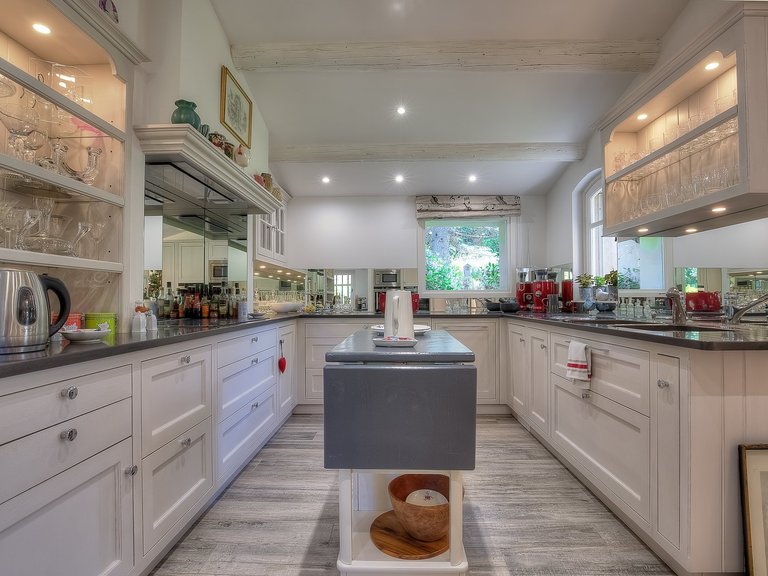 Villa for Sale in Chateauneuf Grasse, Mougins, Valbonne, Grasse Area 13