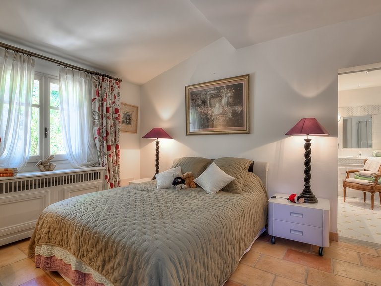 Villa for Sale in Chateauneuf Grasse, Mougins, Valbonne, Grasse Area 15