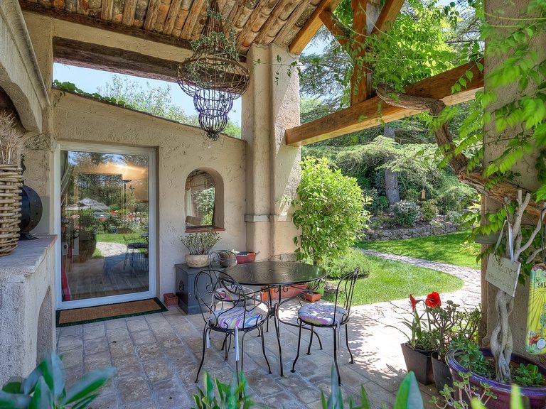 Villa for Sale in Chateauneuf Grasse, Mougins, Valbonne, Grasse Area 8