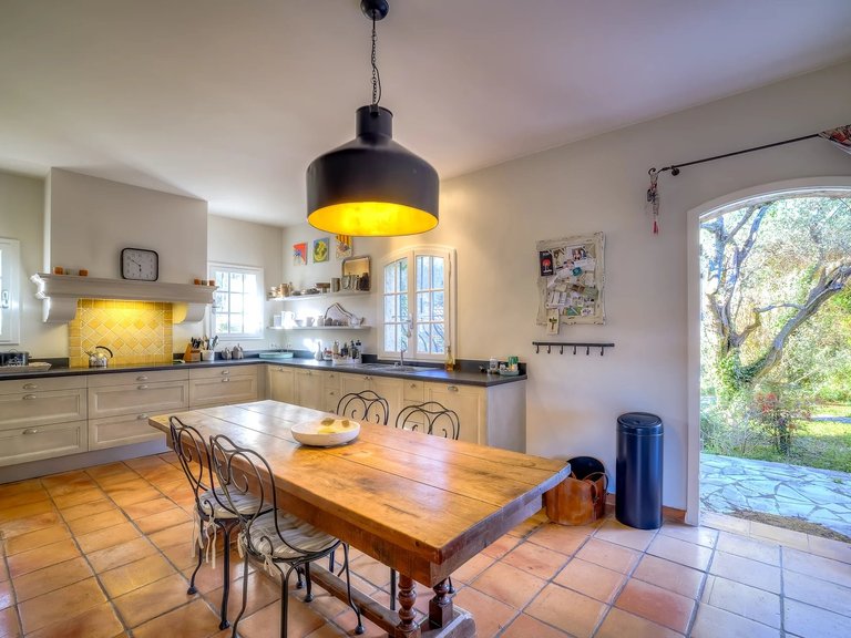 Villa for Sale in Mougins, Mougins, Valbonne, Grasse Area 17