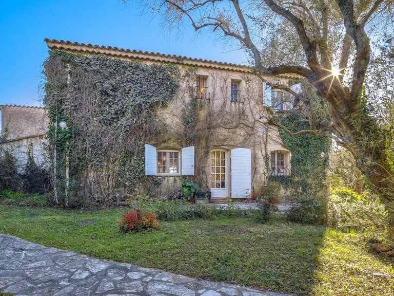 Villa for Sale in Mougins, Mougins, Valbonne, Grasse Area 9