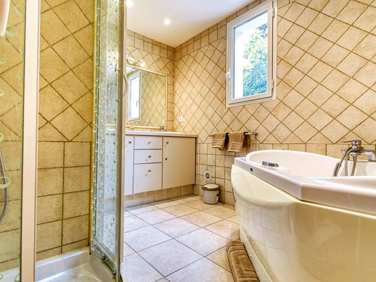Villa for Sale in Mougins, Mougins, Valbonne, Grasse Area 13