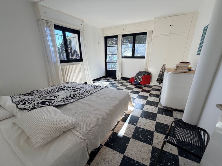 Villa for Sale in Cap D Antibes, Antibes Area 7