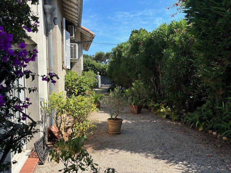 Villa for Sale in Cap D Antibes, Antibes Area 11