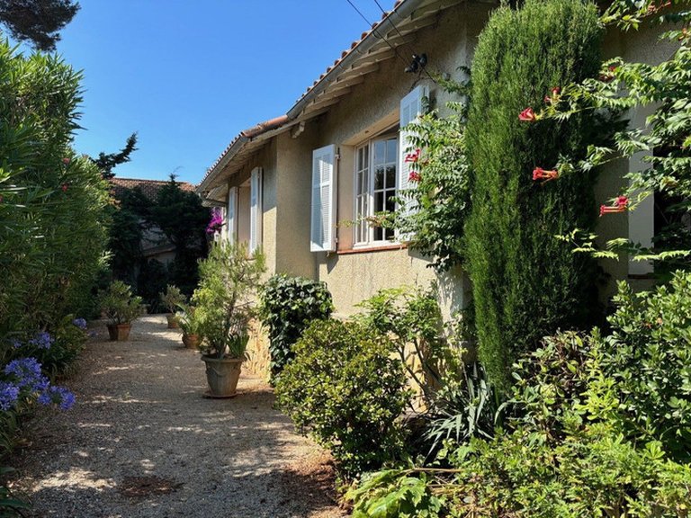 Villa for Sale in Cap D Antibes, Antibes Area 9