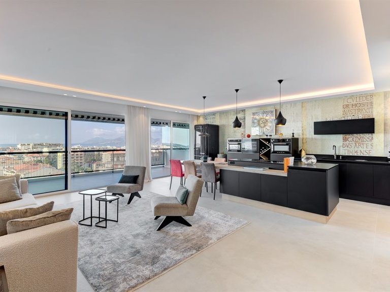 Apartment for Sale in Cannes, Cannes Area 2
