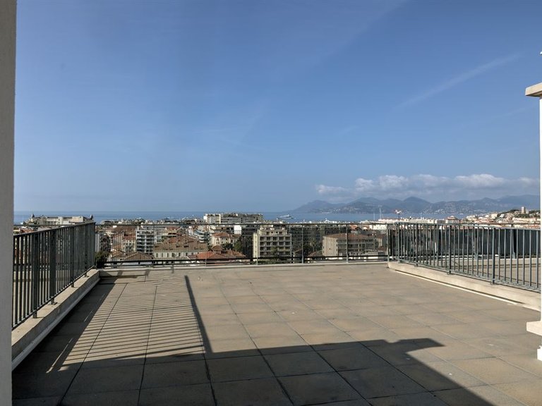Apartment for Sale in Cannes, Cannes Area 16