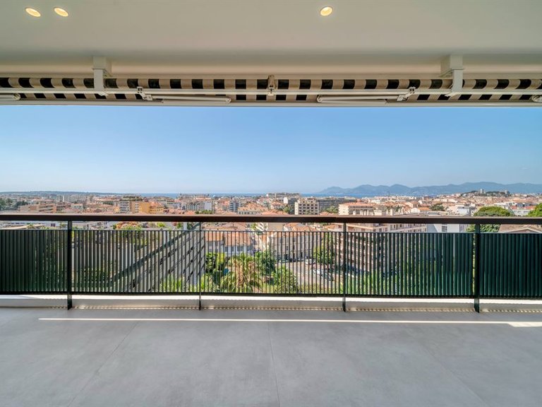 Apartment for Sale in Cannes, Cannes Area 17