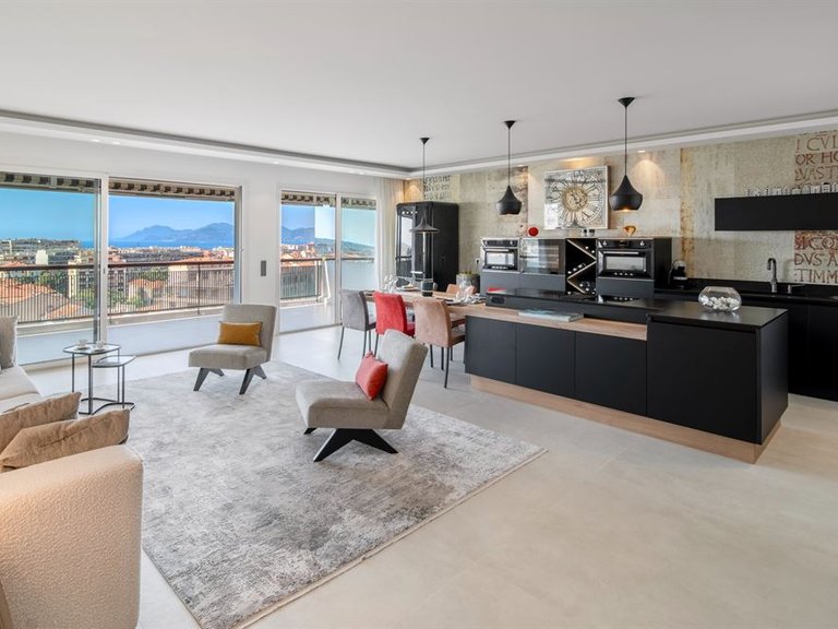 Apartment for Sale in Cannes, Cannes Area 5