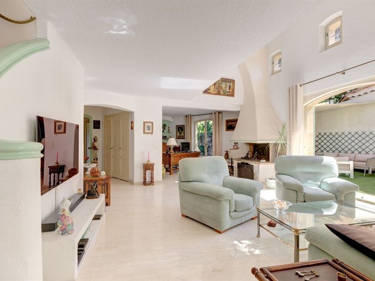 Villa for Sale in Cannes, Cannes Area 4