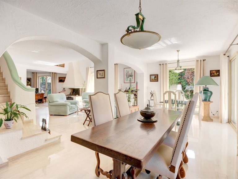 Villa for Sale in Cannes, Cannes Area 5