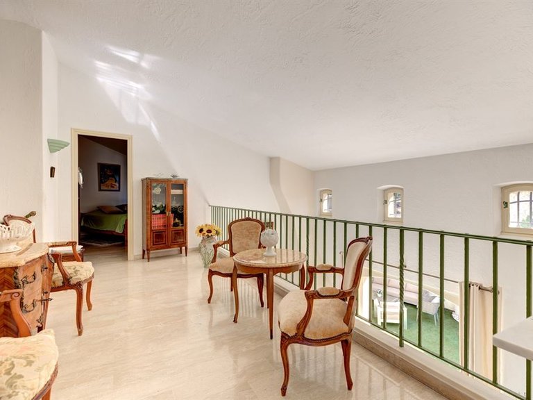Villa for Sale in Cannes, Cannes Area 10