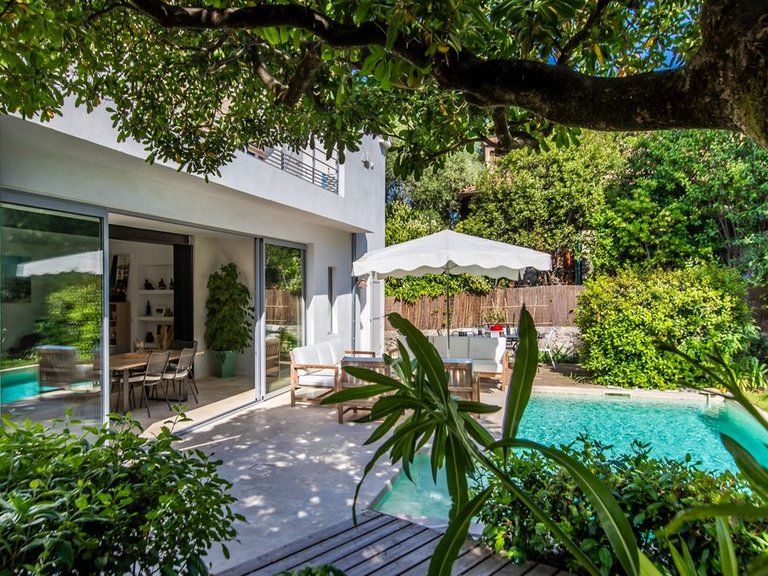 Villa for Sale in Cannes, Cannes Area 3