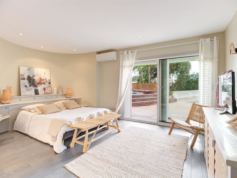 Villa for Sale in Le Cannet, Cannes Area 13