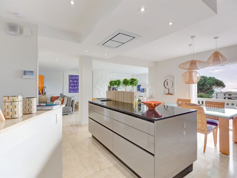 Villa for Sale in Le Cannet, Cannes Area 7