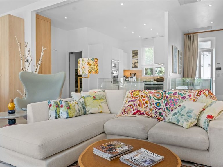 Villa for Sale in Cannes, Cannes Area 13