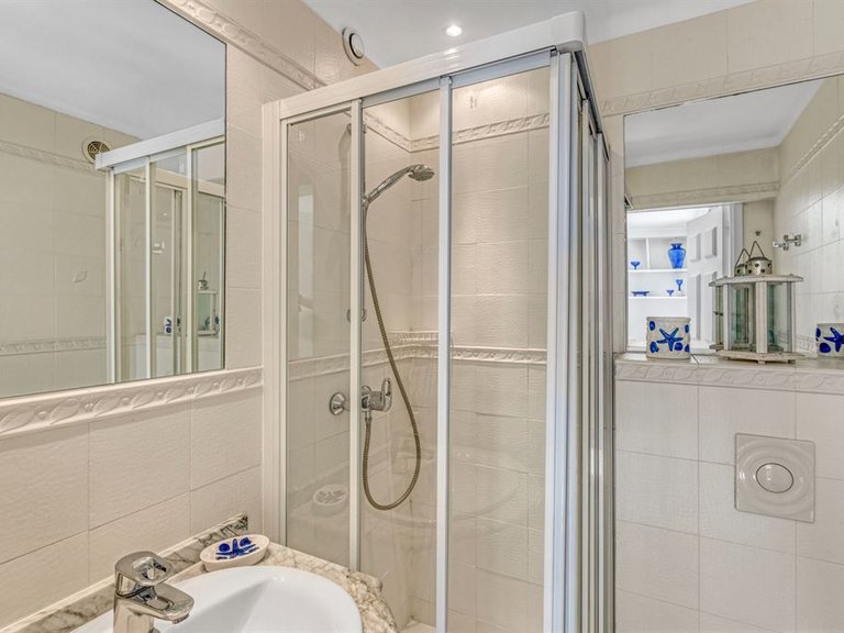 Villa for Sale in Le Trayas, Cannes Area 12