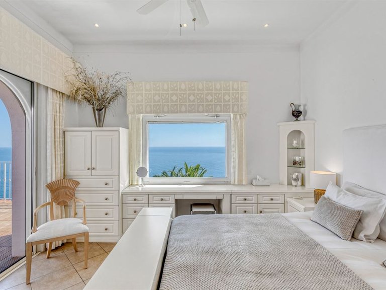 Villa for Sale in Le Trayas, Cannes Area 14