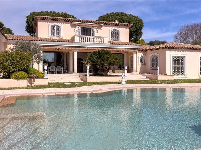Villa for Sale in Cap D Antibes, Antibes Area 6
