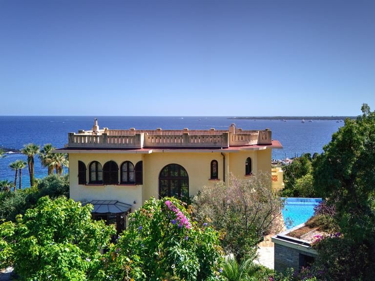 Villa for Sale in Cannes, Cannes Area 2