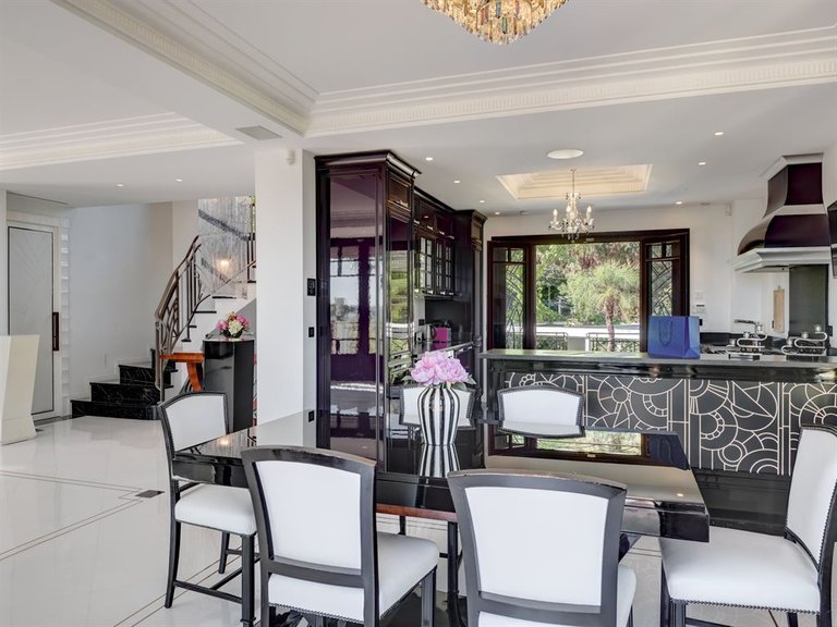 Villa for Sale in Cannes, Cannes Area 11