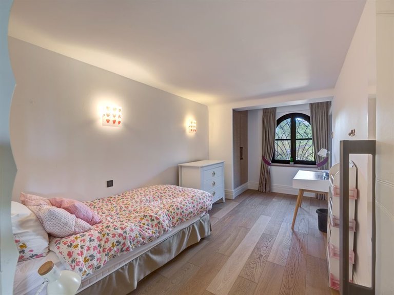 Villa for Sale in Cannes, Cannes Area 17