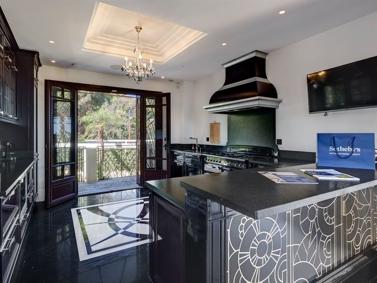 Villa for Sale in Cannes, Cannes Area 4