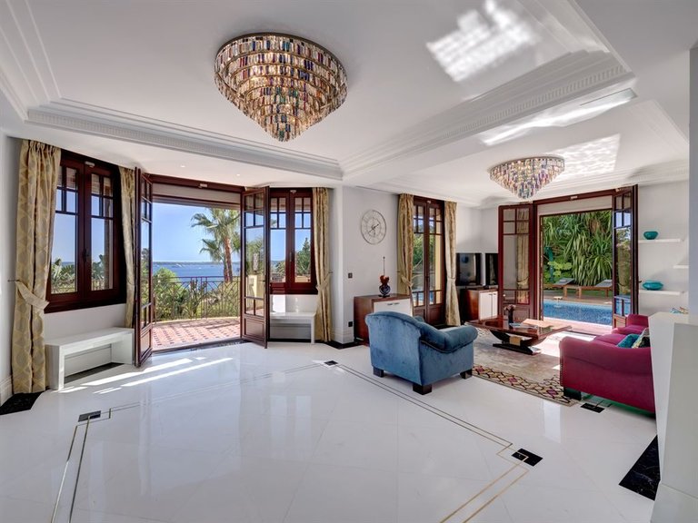 Villa for Sale in Cannes, Cannes Area 10