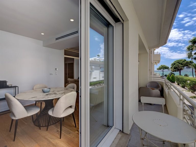 Apartment for Sale in Cannes, Cannes Area 12