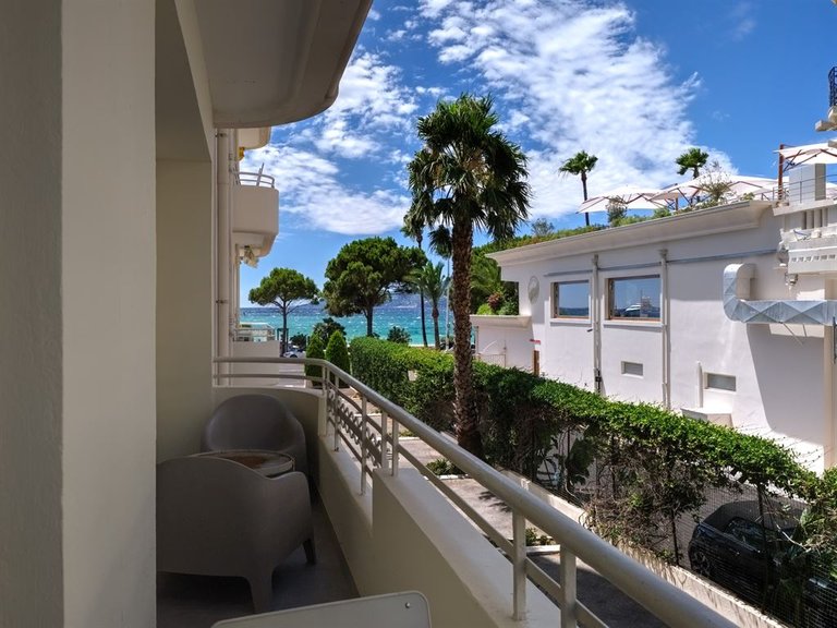 Apartment for Sale in Cannes, Cannes Area 13