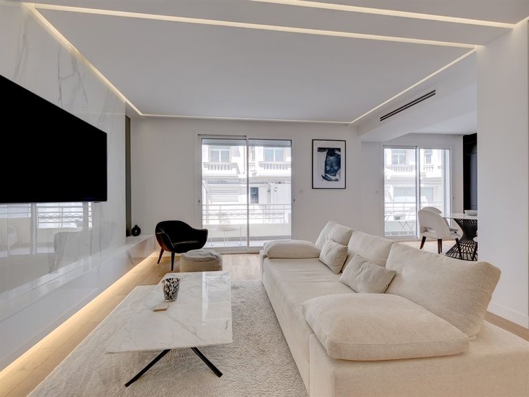 Apartment for Sale in Cannes, Cannes Area 4