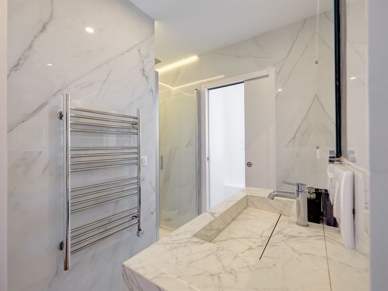 Apartment for Sale in Cannes, Cannes Area 10
