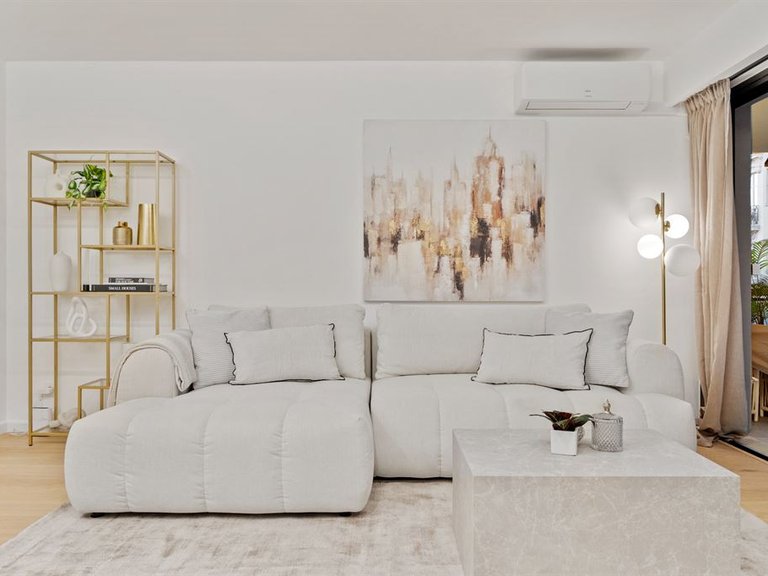 Apartment for Sale in Cannes, Cannes Area 4