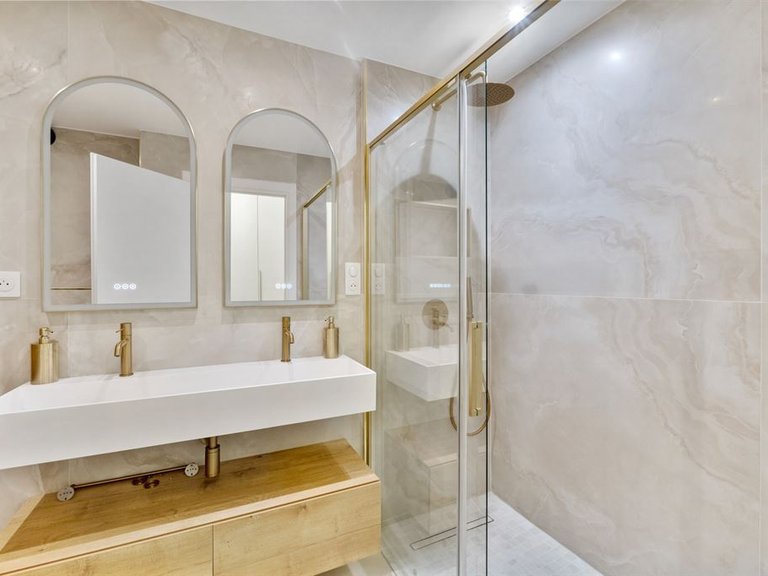 Apartment for Sale in Cannes, Cannes Area 10