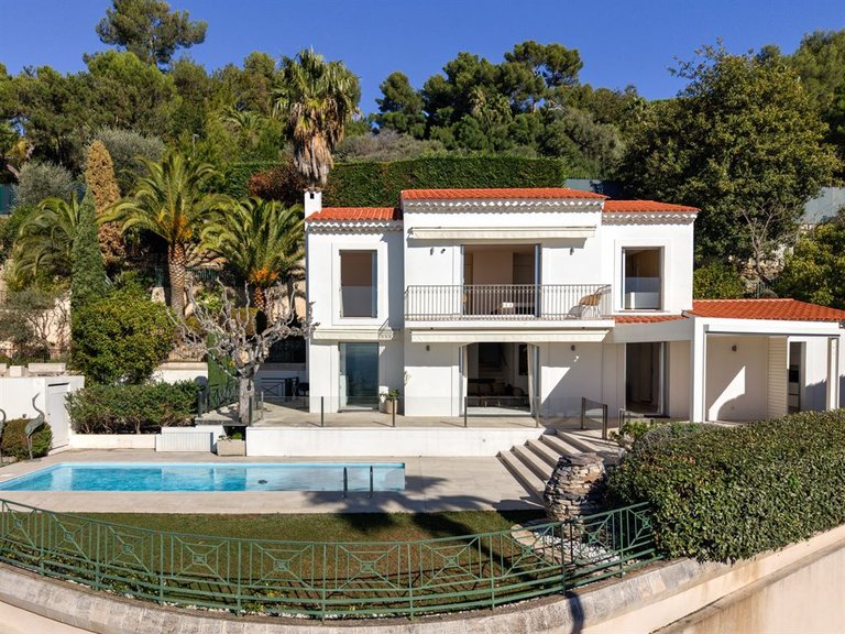 Villa for Sale in Cannes, Cannes Area 1