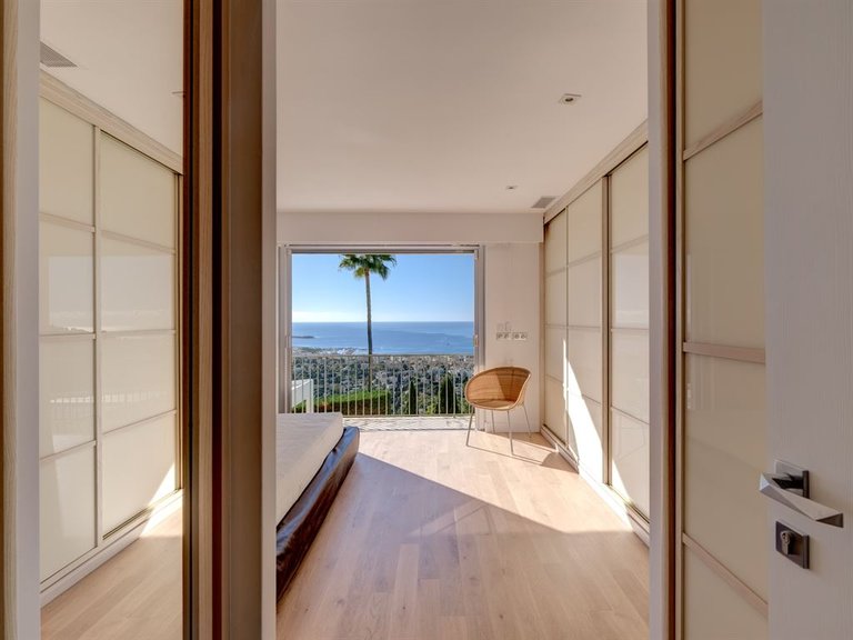 Villa for Sale in Cannes, Cannes Area 15