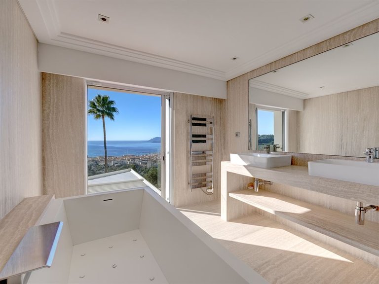 Villa for Sale in Cannes, Cannes Area 16