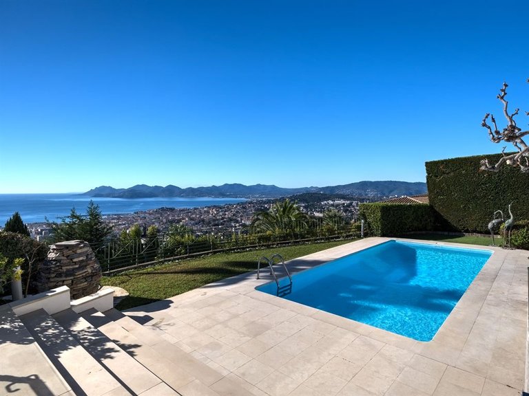 Villa for Sale in Cannes, Cannes Area 6