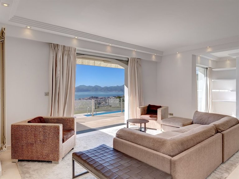 Villa for Sale in Cannes, Cannes Area 7