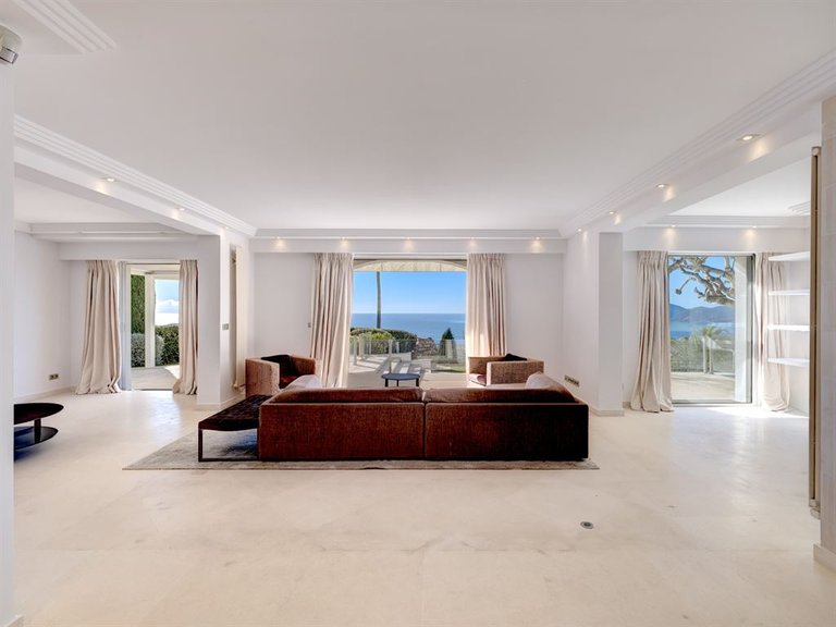 Villa for Sale in Cannes, Cannes Area 8