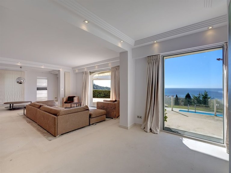 Villa for Sale in Cannes, Cannes Area 9