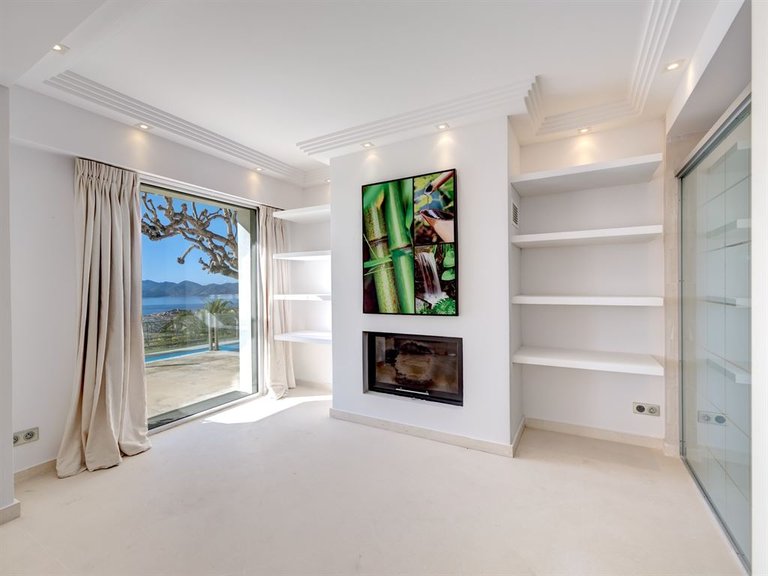 Villa for Sale in Cannes, Cannes Area 10