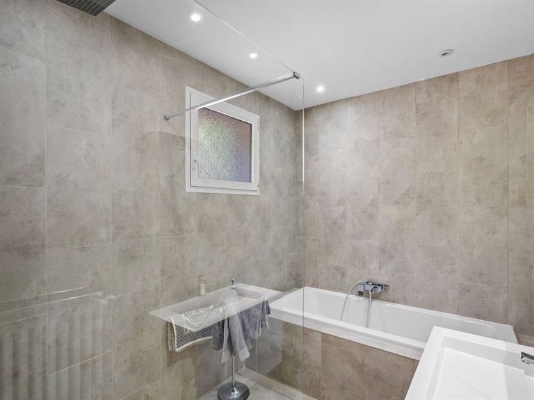 Villa for Sale in Theoule Sur Mer, Cannes Area 11